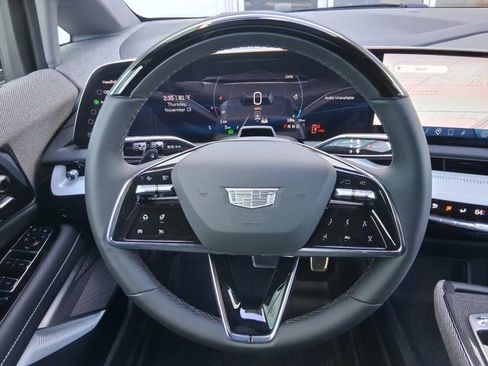 New 2026 Cadillac Optiq Luxury 1 image 10