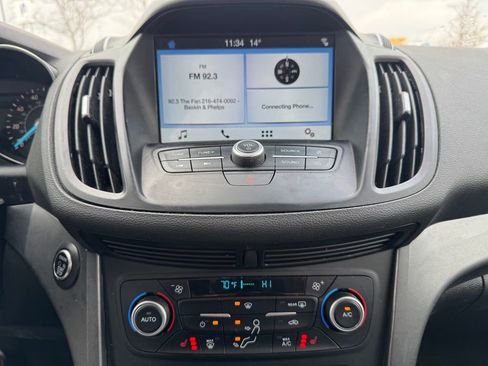 Used 2019 Ford Escape SE image 4