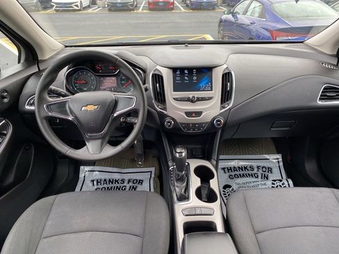 Used 2018 Chevrolet Cruze LS image 12
