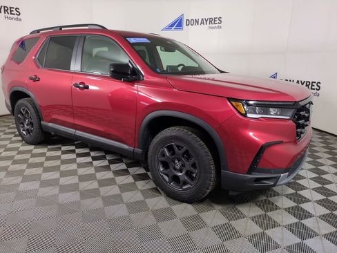 Used 2024 Honda Pilot TrailSport image 7