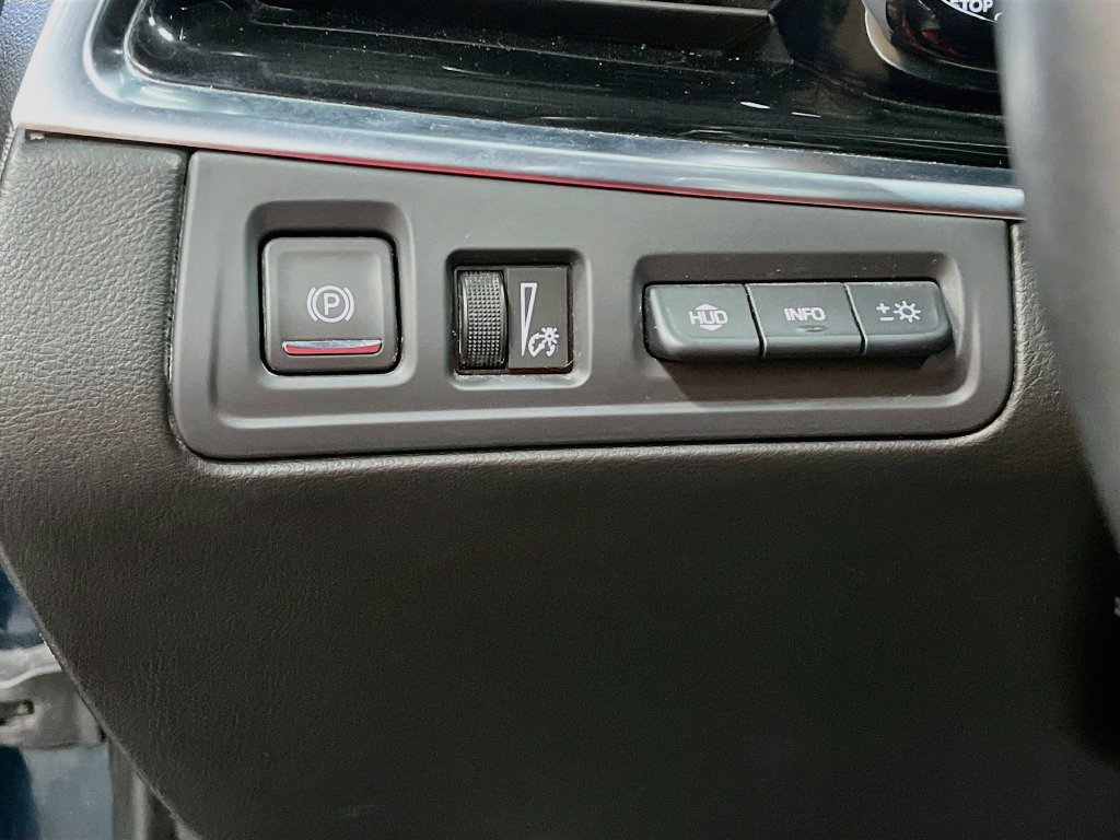 Used 2024 Cadillac XT6 Sport w/ Technology Package AWD/4WD image 10