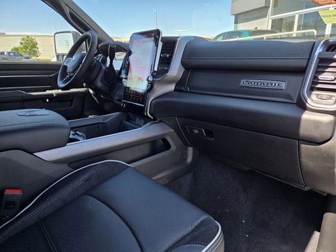 New 2025 RAM 2500 Laramie image 30