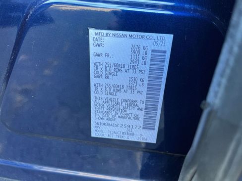 Used 2025 Nissan Pathfinder SV FWD image 32