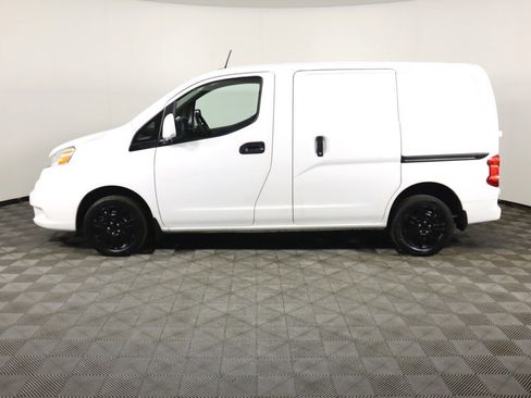 Used 2017 Nissan NV200 SV w/ Technology Package image 2