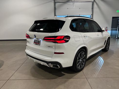 Used 2025 BMW X5 xDrive50e w/ M Sport Package AWD/4WD image 3