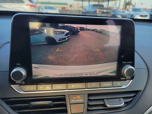 Used 2020 Nissan Altima 2.5 S FWD image 32