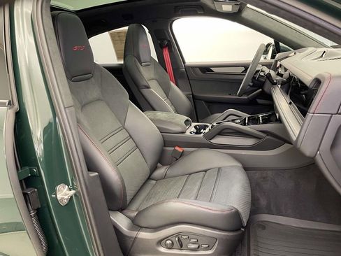 Used 2026 Porsche Cayenne GTS image 23