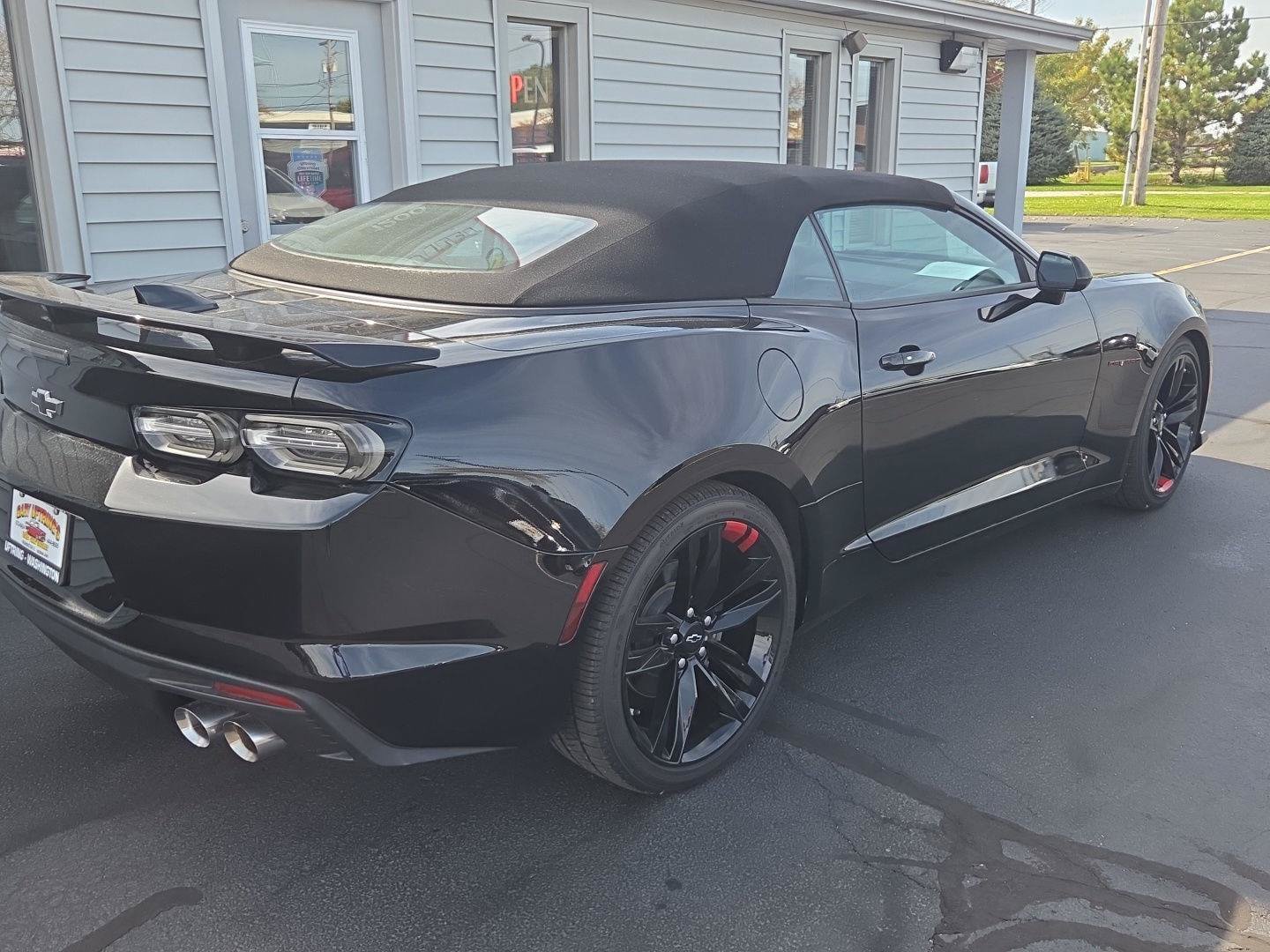 Used 2023 Chevrolet Camaro LT w/ Redline Edition RWD image 5