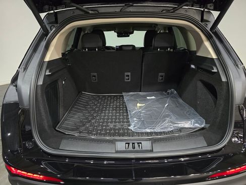 New 2026 Lincoln Corsair Premiere image 9