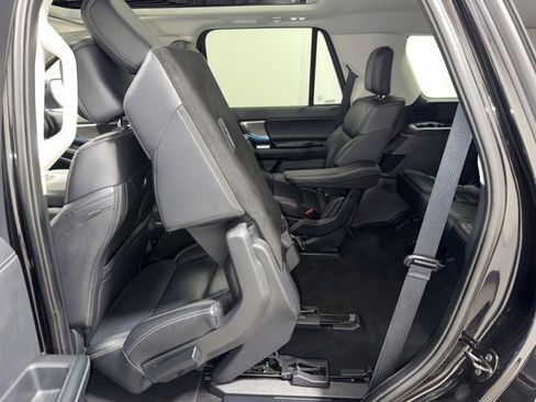 Used 2025 Ford Expedition Platinum AWD/4WD image 36