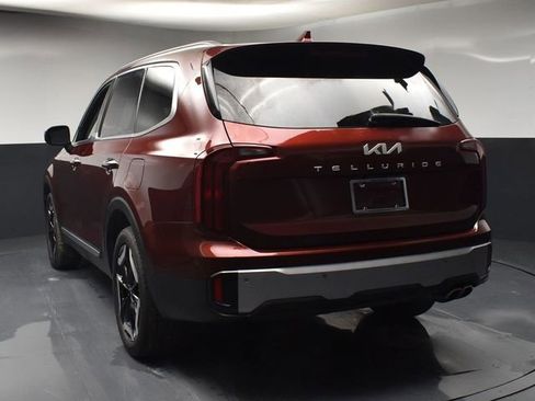 Used 2024 Kia Telluride S image 6