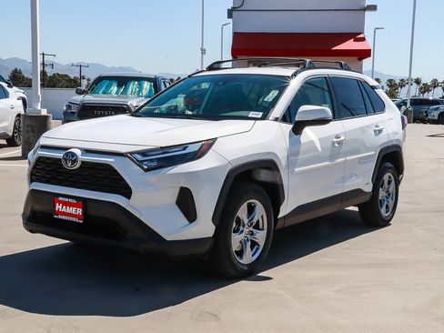 Used 2023 Toyota RAV4 LE AWD/4WD image 3