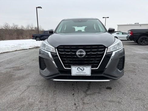 Used 2022 Nissan Kicks S image 3