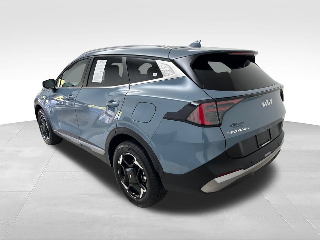 Used 2026 Kia Sportage EX AWD/4WD image 4