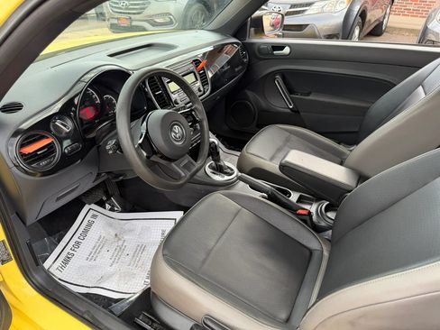 Used 2015 Volkswagen Beetle 1.8T FWD image 30