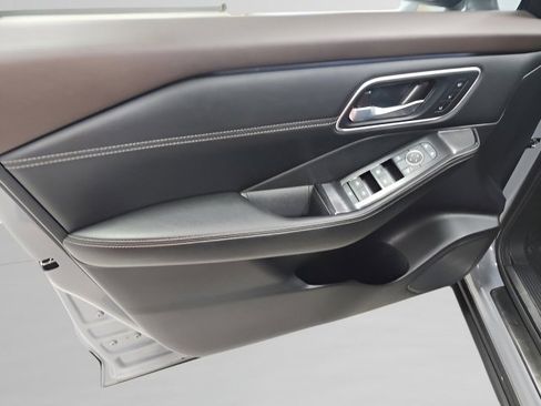 Used 2023 Nissan Rogue Platinum w/ Platinum Premium Package image 25