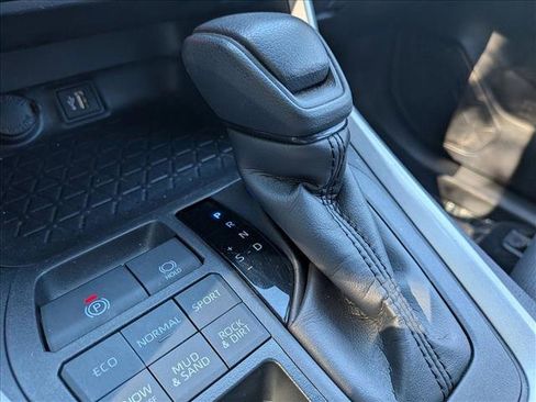 Used 2025 Toyota RAV4 XLE image 12
