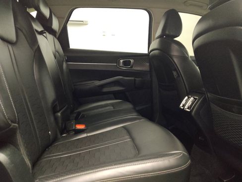 Used 2024 Kia Sorento S w/ Panoramic Sunroof Package FWD image 19