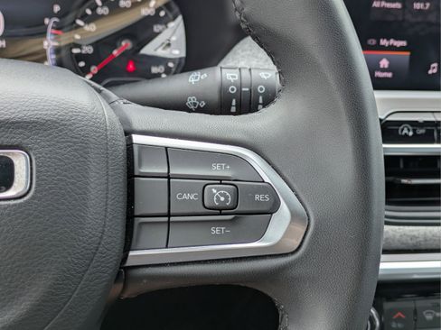 Used 2024 Jeep Compass Latitude AWD/4WD image 24