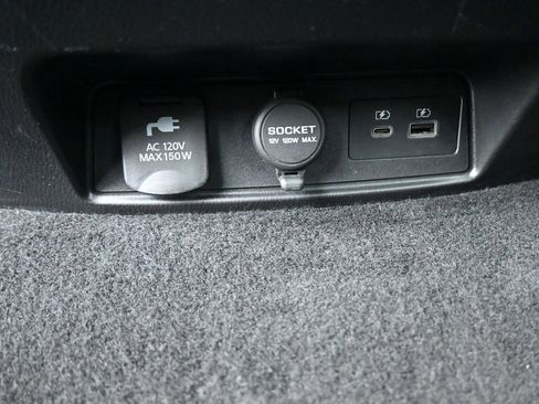 Used 2023 Nissan Armada SL w/ Captain's Chairs Package RWD image 20