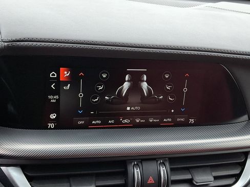 Used 2022 Alfa Romeo Stelvio Veloce image 15