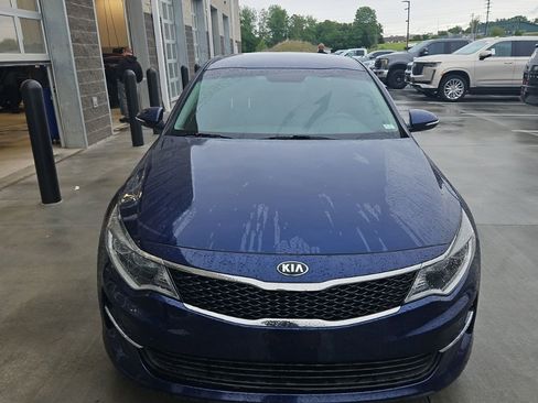 Used 2018 Kia Optima LX w/ 17" Alloy Wheels Package FWD image 1