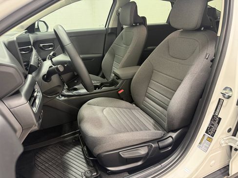 Used 2025 Kia K4 EX image 10
