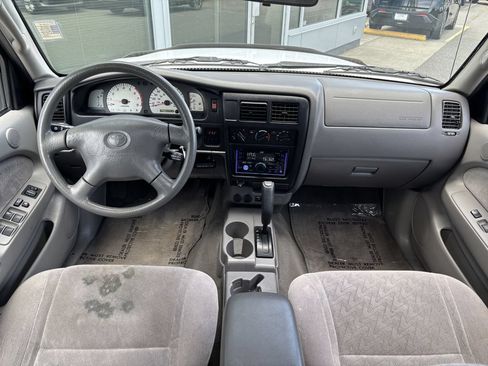 Used 2002 Toyota Tacoma PreRunner RWD image 18