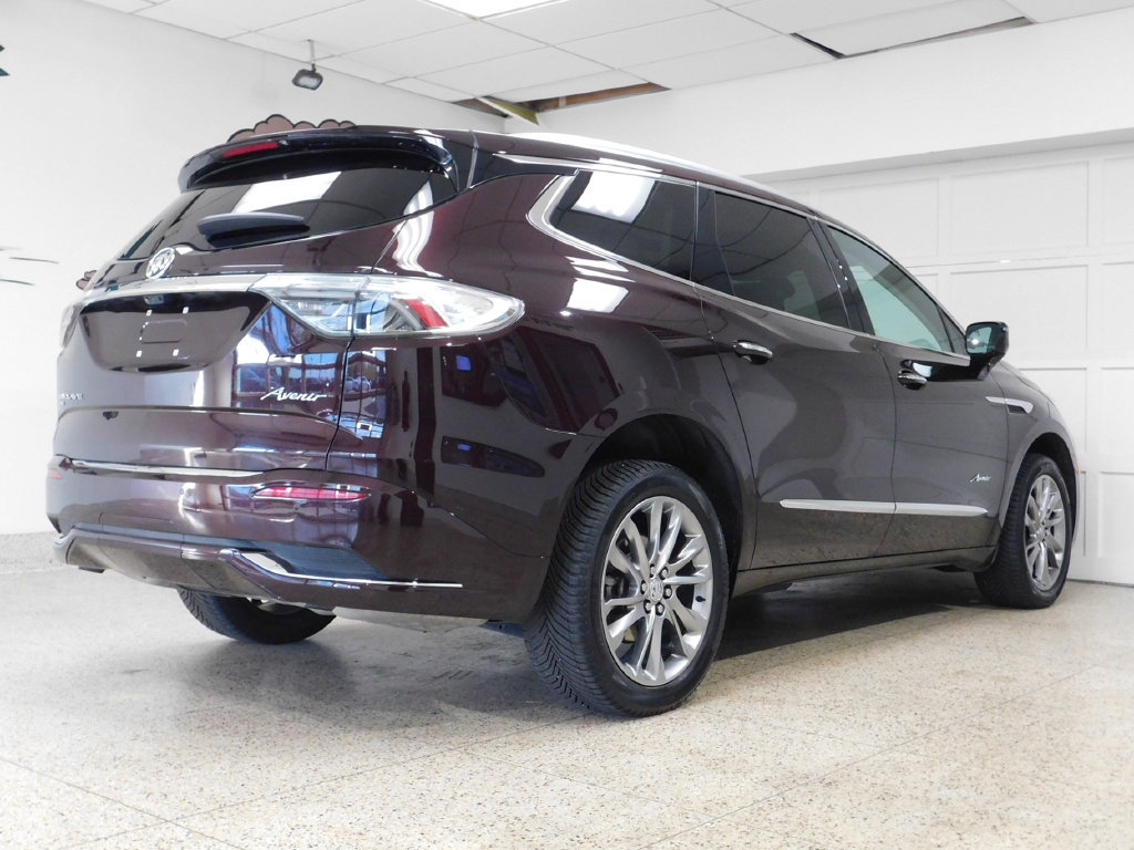 Used 2024 Buick Enclave Avenir AWD/4WD image 4