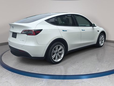 Used 2021 Tesla Model Y Long Range AWD/4WD image 5