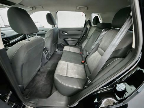 Used 2025 Nissan Rogue SV FWD image 27