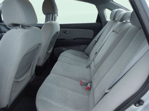 Used 2010 Hyundai Elantra GLS FWD image 24