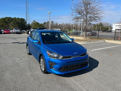 Used 2023 Kia Rio S image 2