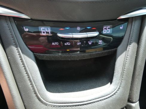 Certified 2019 Cadillac XT5 Luxury FWD image 30