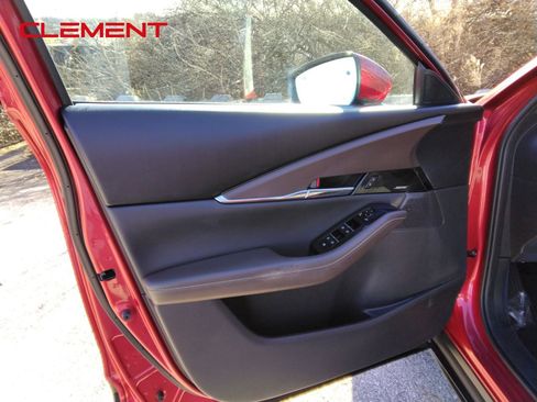 Used 2021 MAZDA CX-30 FWD 2.5 S w/ Premium Package image 23