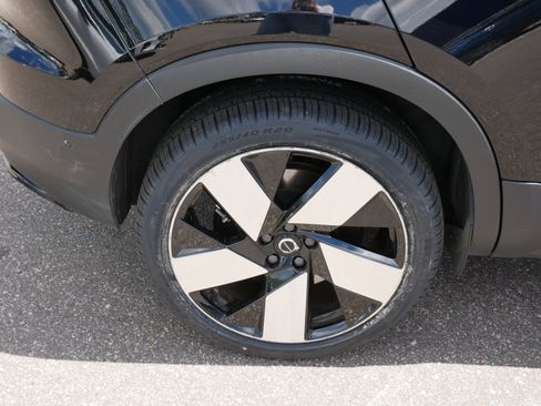 Used 2023 Volvo XC40 Recharge Ultimate w/ Protection Package Premier AWD/4WD image 9