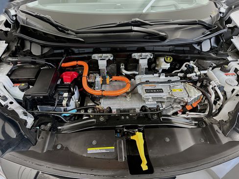 Used 2024 Nissan Ariya AWD image 34