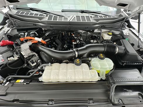 Used 2024 Ford F150 Lariat AWD/4WD image 27