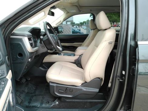 Used 2022 Ford Expedition XLT RWD image 16