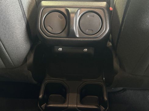 Used 2025 Jeep Wrangler Sport S image 23