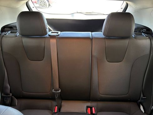 Used 2025 Buick Encore GX Preferred AWD/4WD image 39