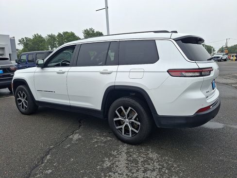 Used 2023 Jeep Grand Cherokee L Limited w/ Luxury Tech Group II AWD/4WD image 4