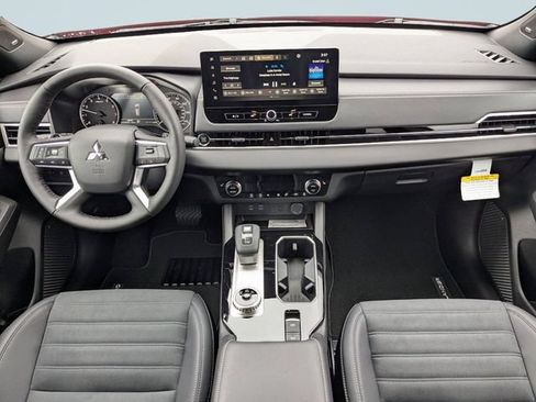 New 2026 Mitsubishi Outlander LE FWD image 14