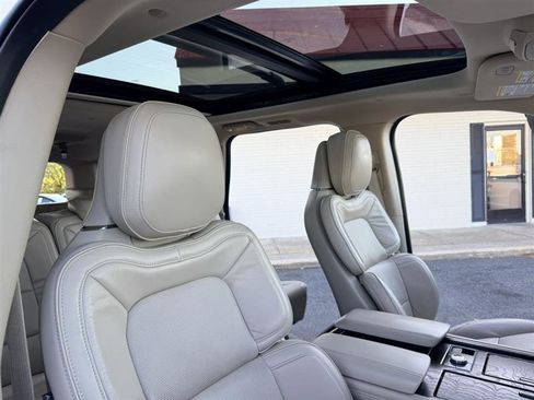 Used 2019 Lincoln Navigator L Reserve w/ Cargo Package AWD/4WD image 14