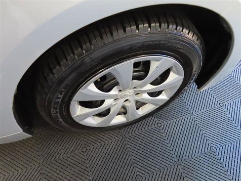 Used 2024 Toyota Corolla LE image 9