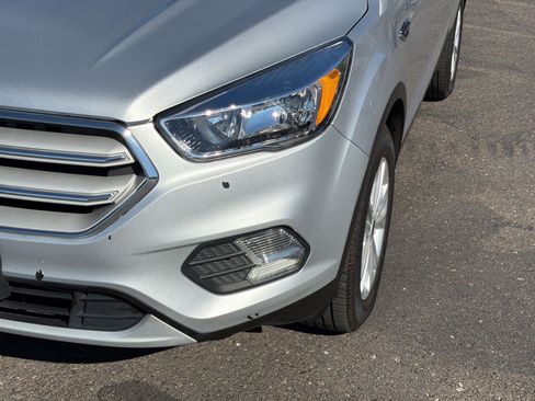 Used 2017 Ford Escape SE FWD image 11