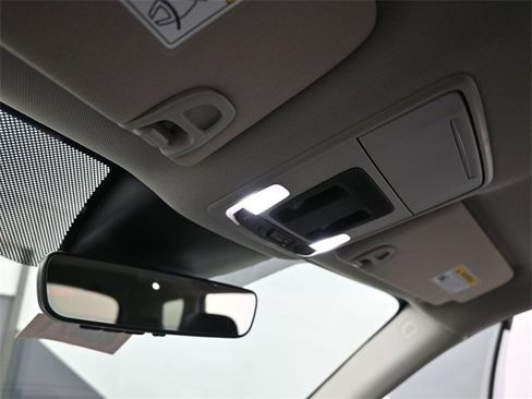 New 2025 Honda Pilot Touring image 9