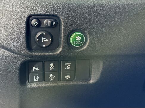 Used 2025 Honda Ridgeline TrailSport image 10