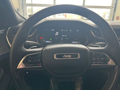 Used 2023 Jeep Grand Cherokee L Overland w/ Advanced Protech Group III image 10