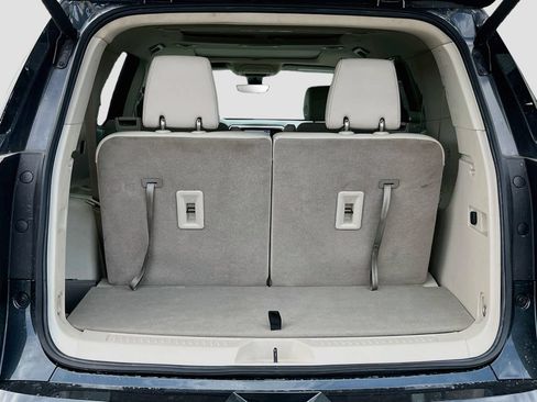 Used 2023 GMC Acadia Denali w/ Denali Ultimate Package FWD image 28